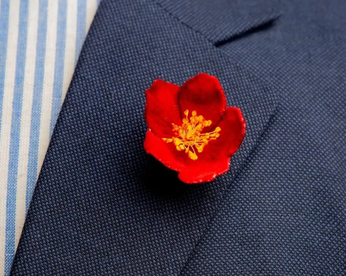 Boutonnière Christrose Rot (Helleborus niger)