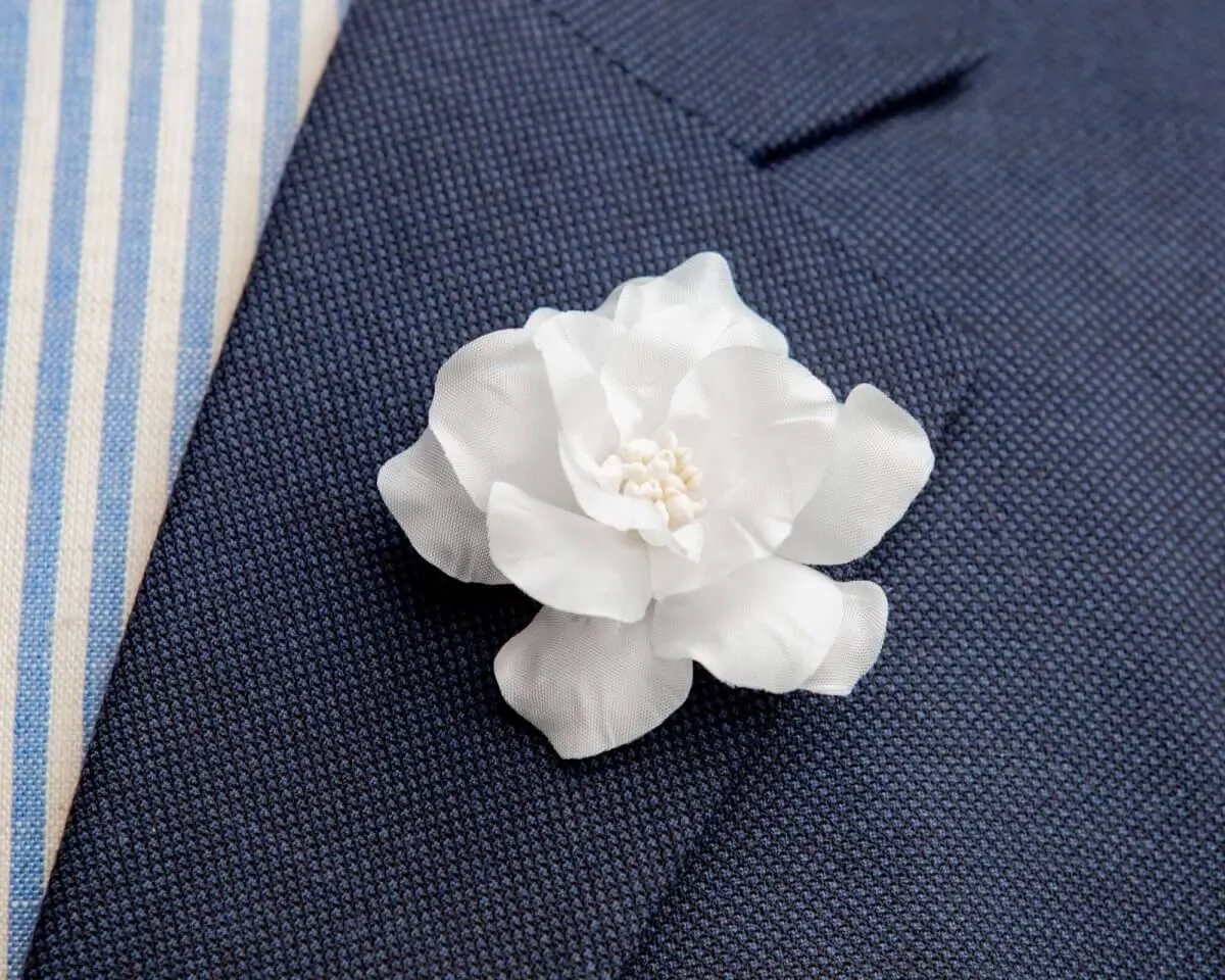 Boutonnière Gardenie Weiß (Gardenia jasminoides)