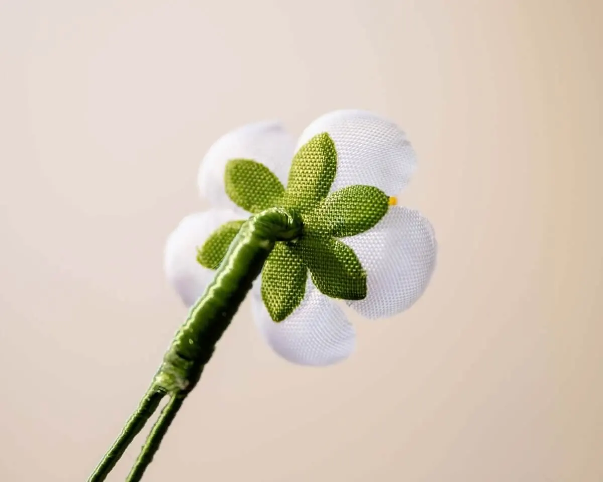 Boutonnière Kirschblüte Weiß Mini (jap. sakura) - Ansicht 3