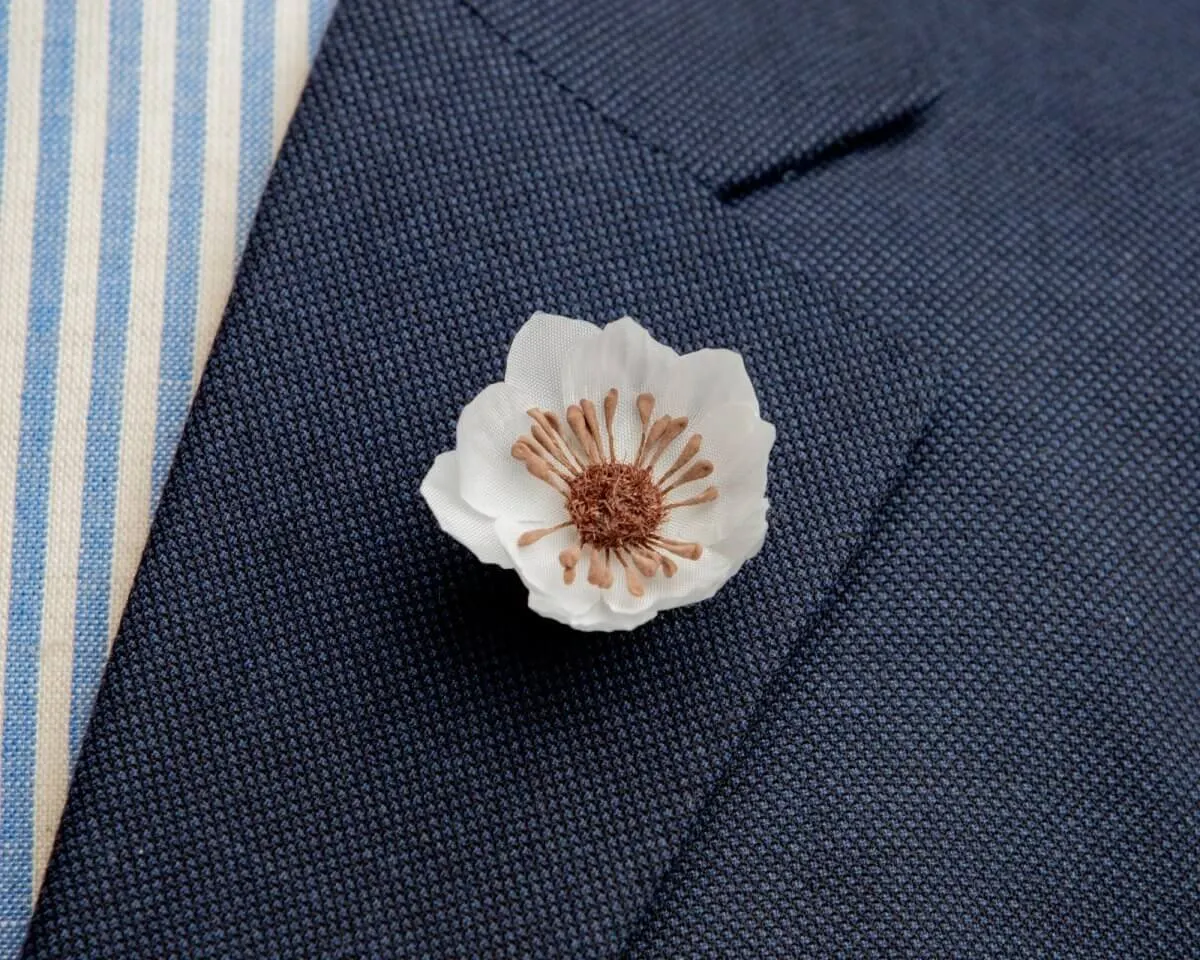 Boutonnière Lotusblüte Weiß-Braun (Nelumbo)