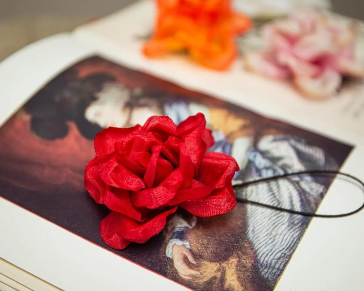 Boutonnière Rose Rot (Rosa odorata) - Ansicht 10