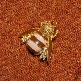 brooch bee d - representative image, shown here: Brooch Bee b