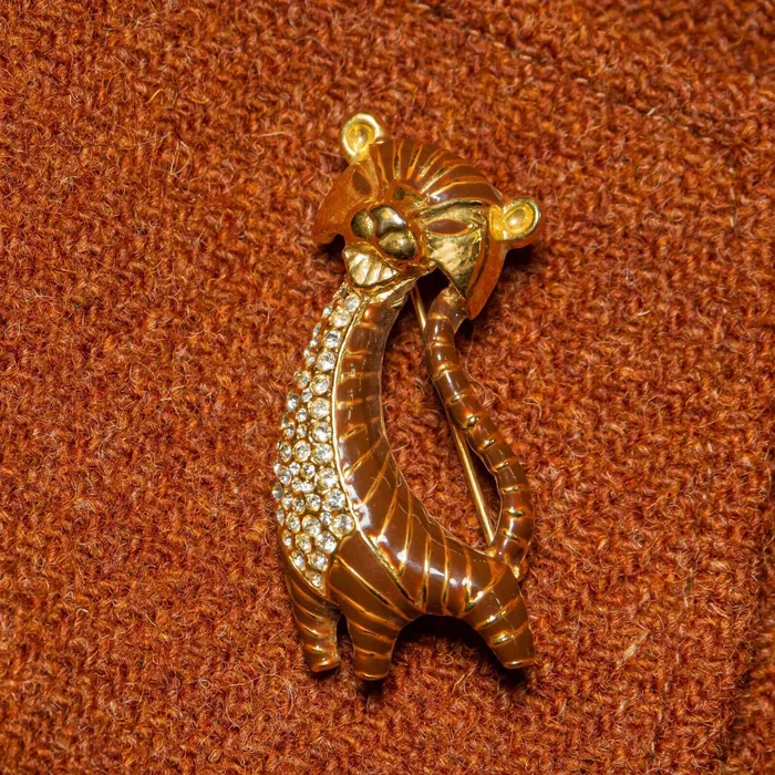 Brooch Cat f - representative image, shown here: Brooch Cat f